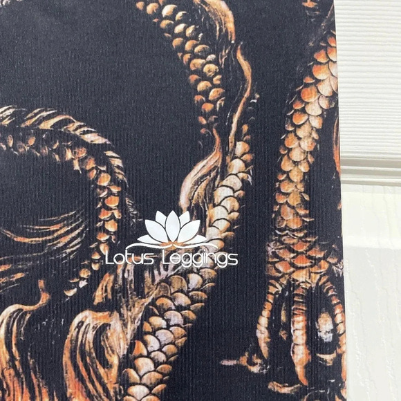 Lotus Leggings Size small Dragon Black NWOT - Picture 2 of 6